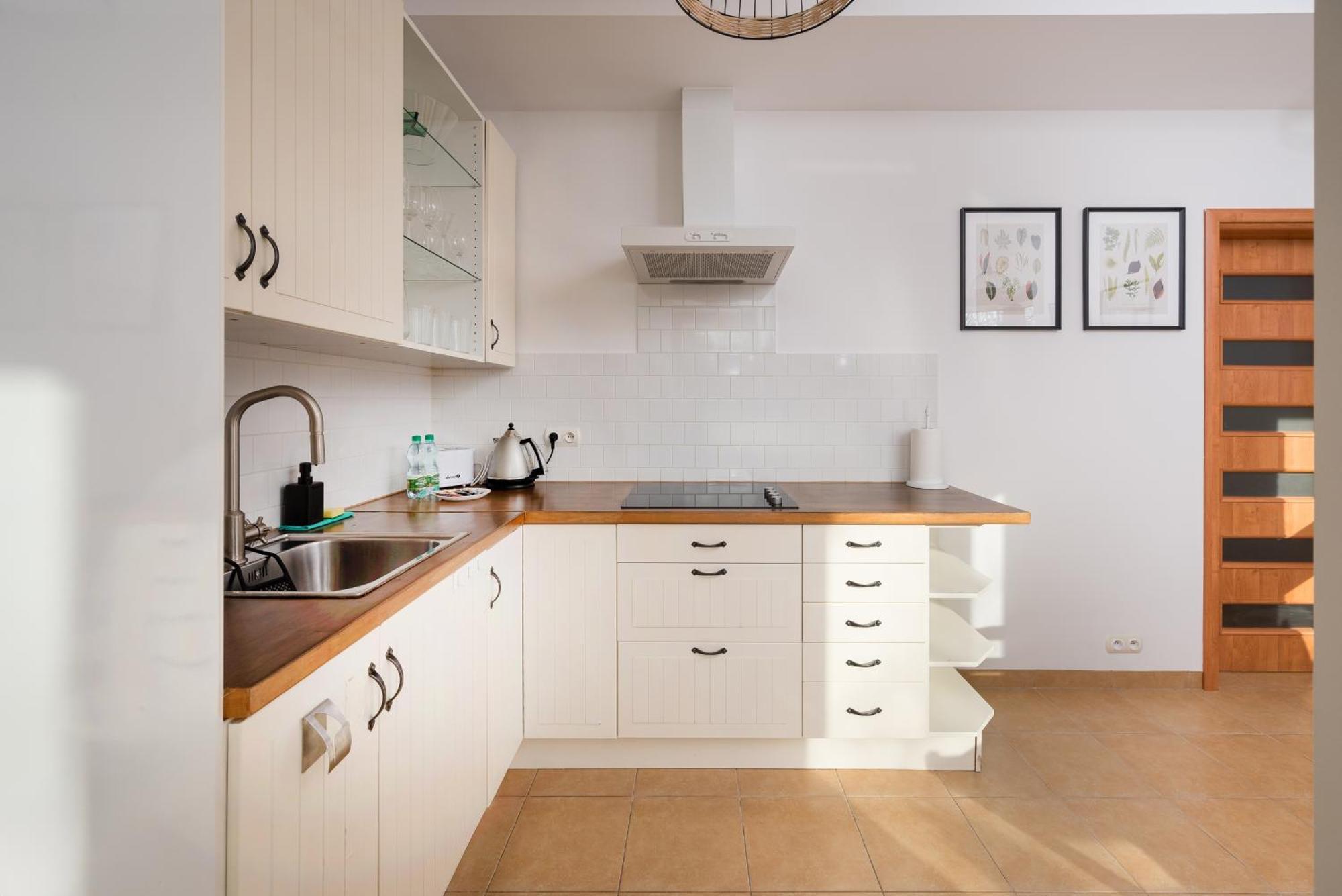 Saska Kepa Pleasant Apartament *